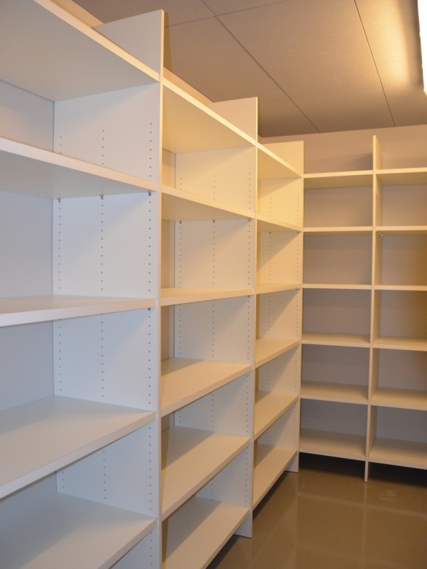 Made to measure archive storage for professionals